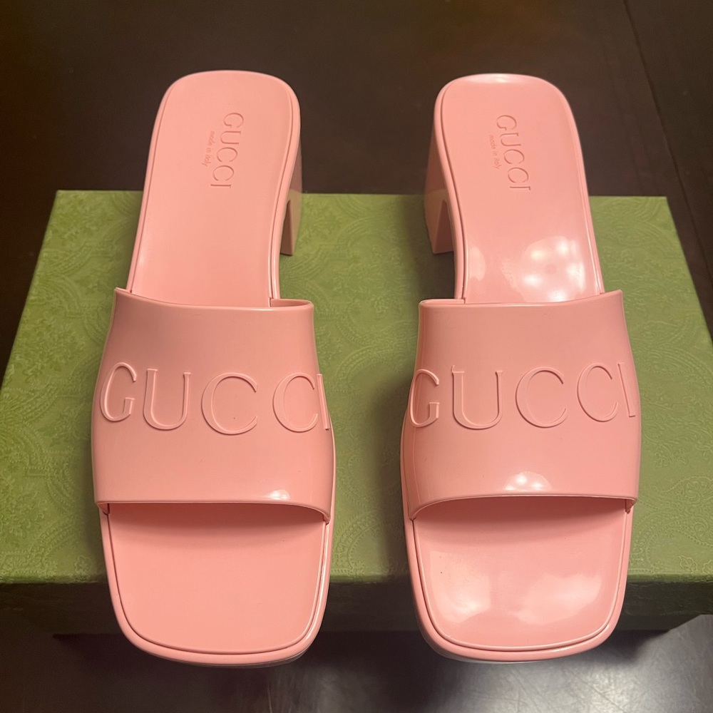 New Gucci High Heel Pink Rubber Logo Slide Sandals Size 38 / US 8 - Picture 2 of 16